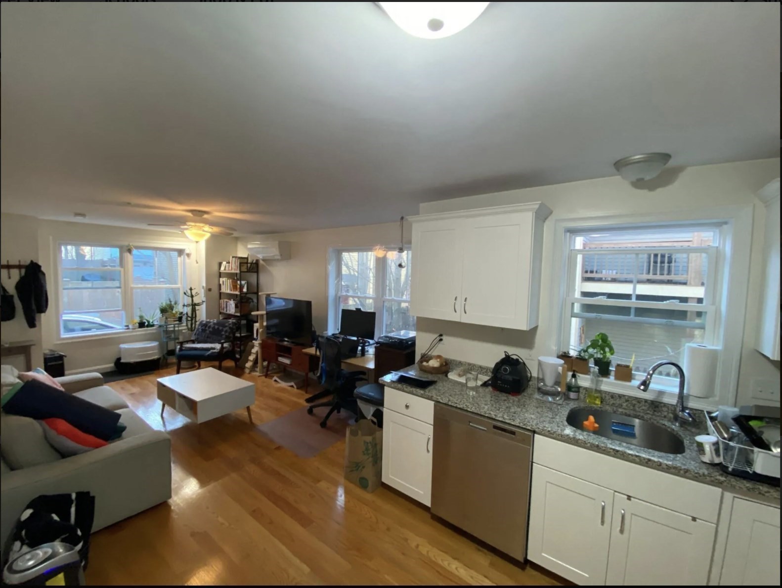 24 Beacon Pl # 3 Property Photo 1