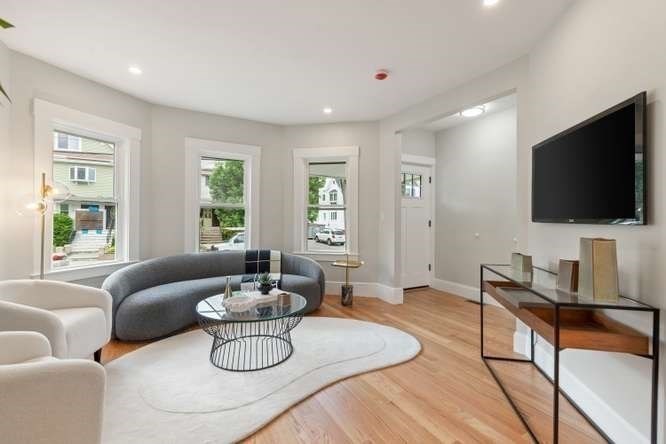 53 Sheridan Avenue # 1 Property Photo 8