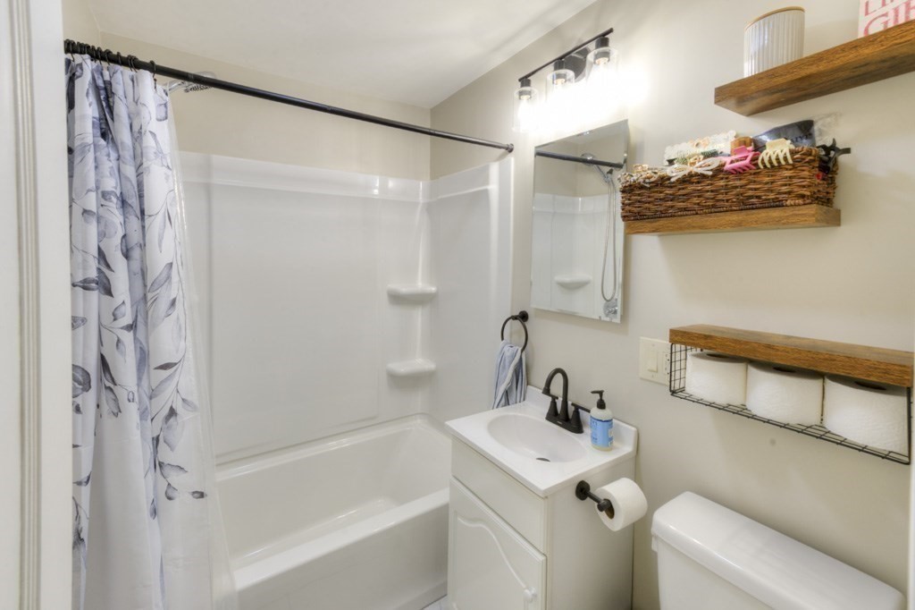 154 Boylston Street Property Photo 8