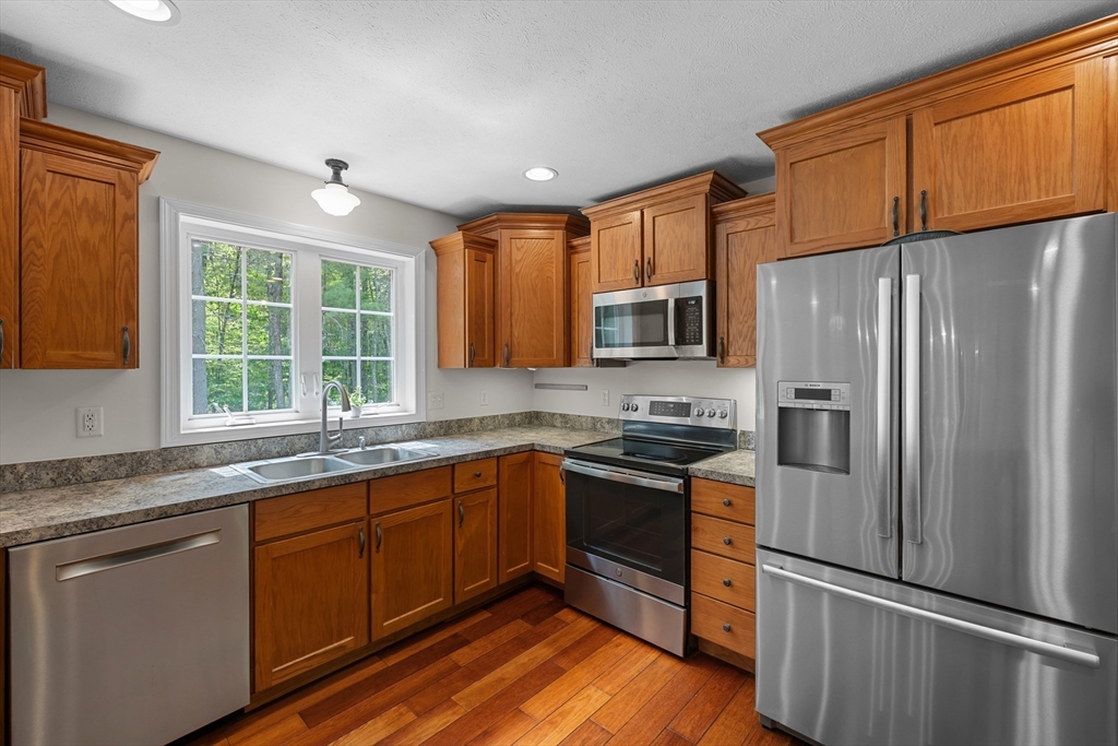 151 Sterling Road Property Photo 11