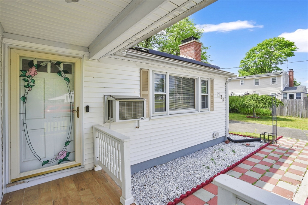 135 Bulat Dr Property Photo 3