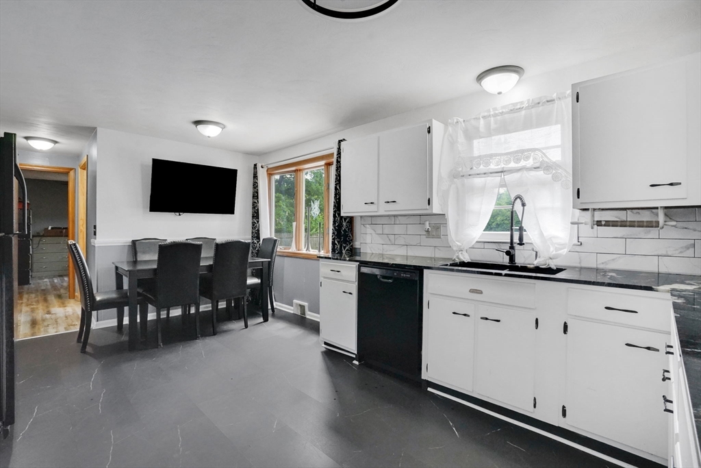 135 Bulat Dr Property Photo 8