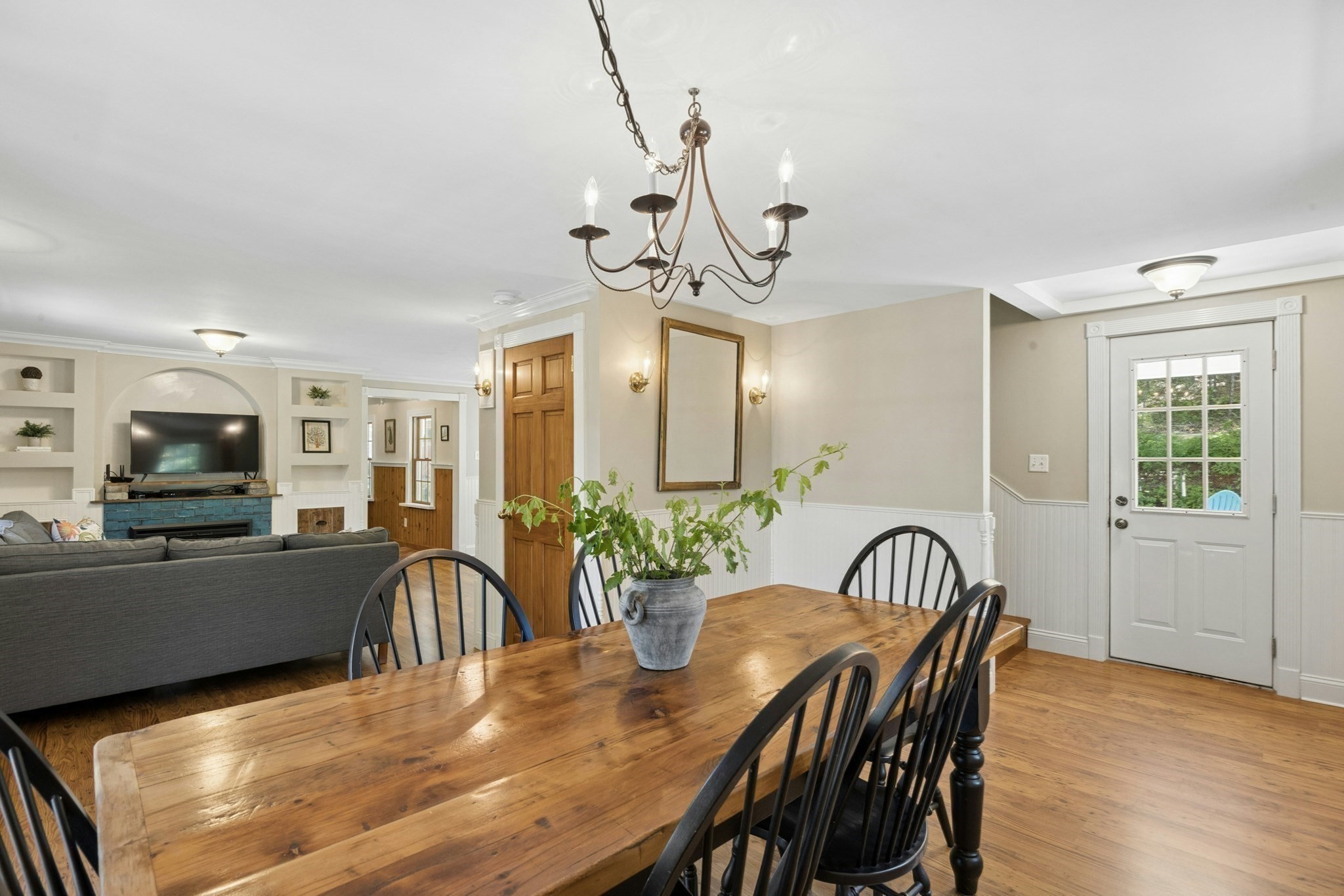 30 Lincoln Street Property Photo 6