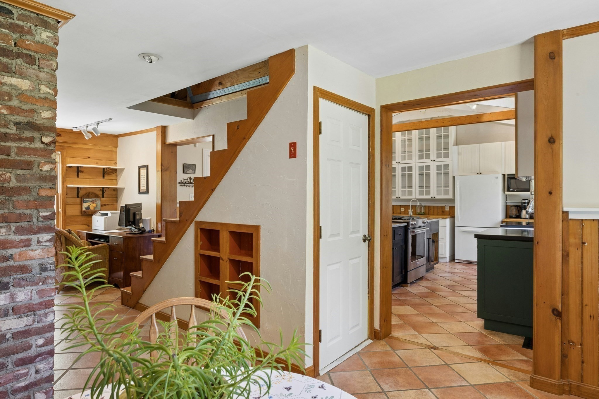 30 Lincoln Street Property Photo 11
