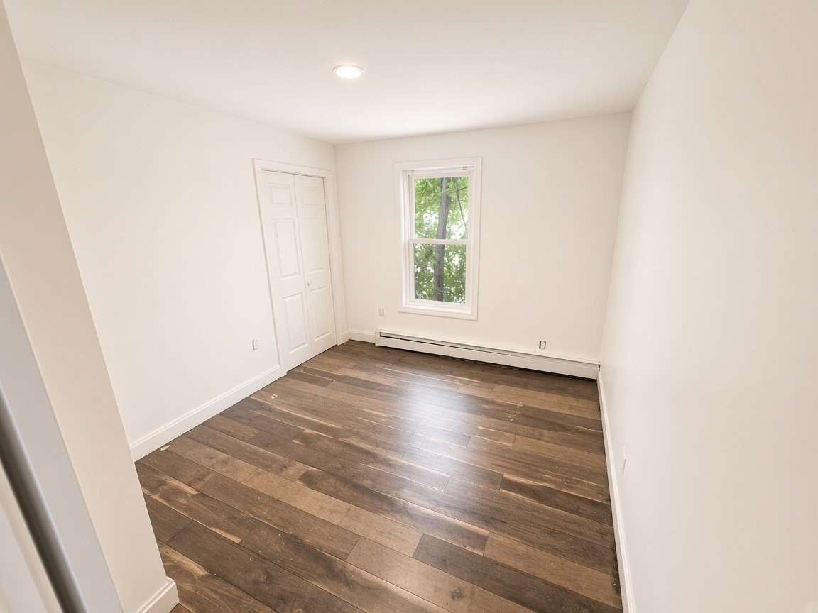 576 Franklin St Property Photo 9