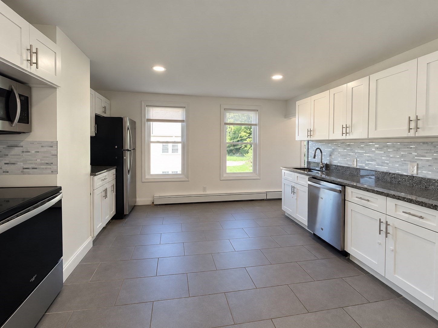 576 Franklin St Property Photo 21