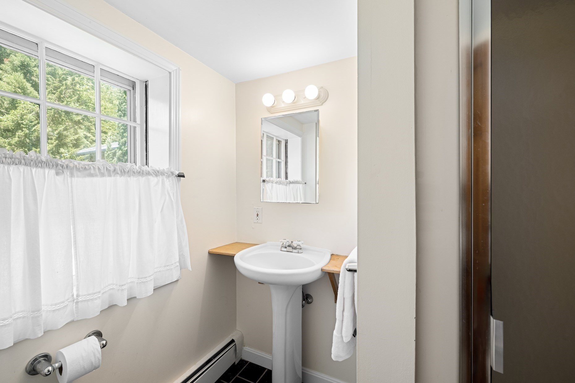 115 Howland Road Property Photo 35