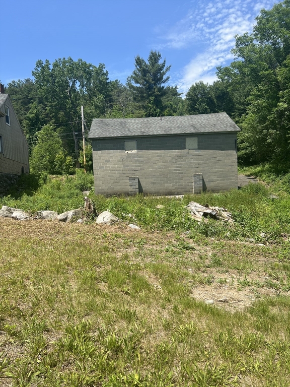 19 Greenwich Plains Rd Property Photo 11
