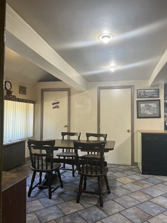 19 Greenwich Plains Rd Property Photo 15