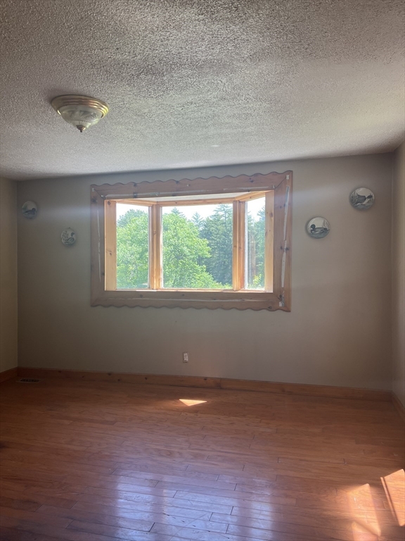 19 Greenwich Plains Rd Property Photo 23