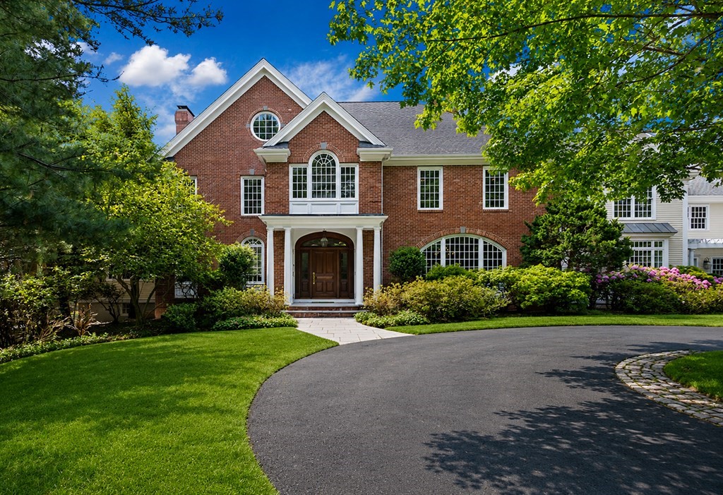 20 Longmeadow Drive Property Photo 1