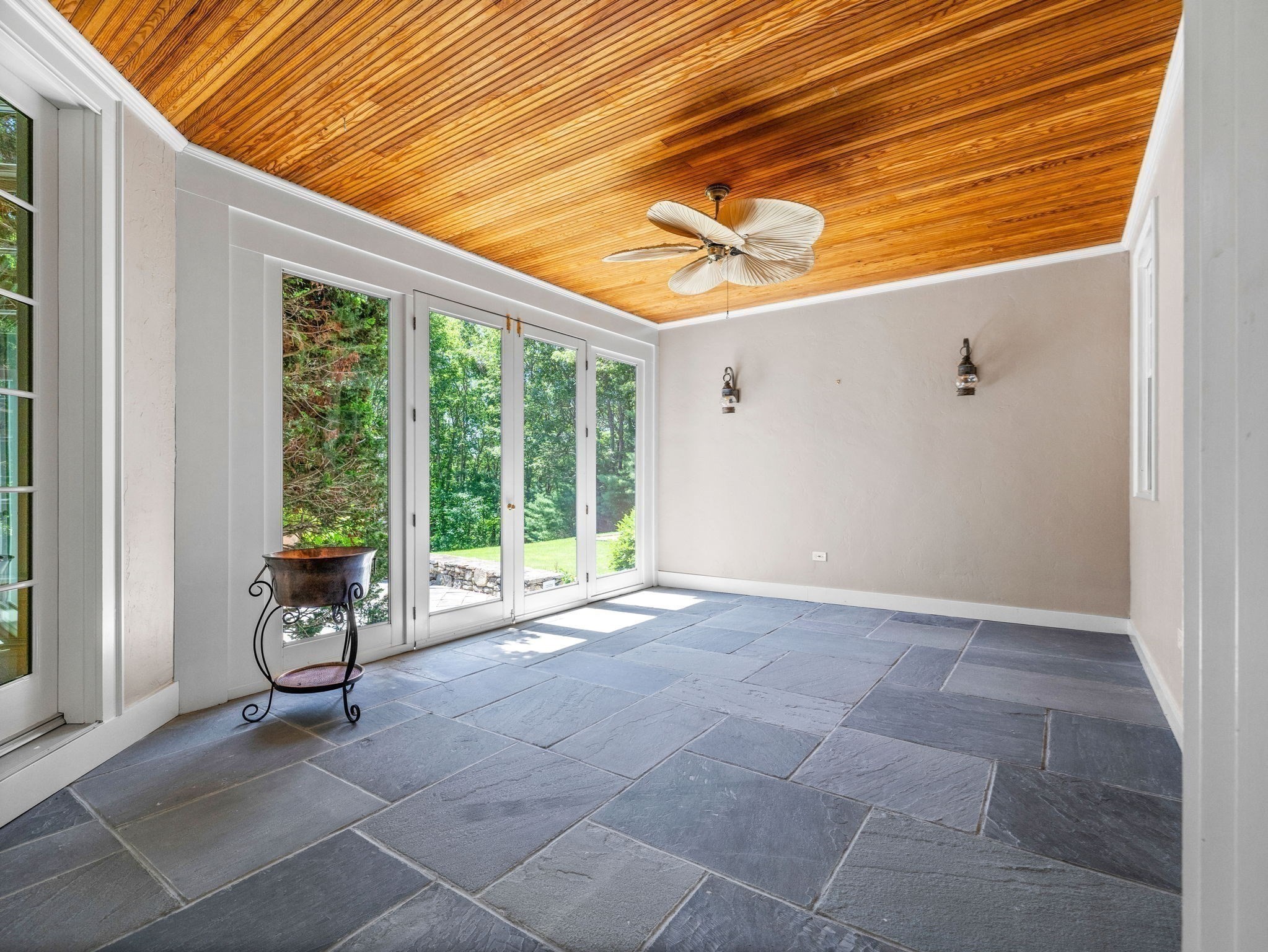 20 Longmeadow Drive Property Photo 18