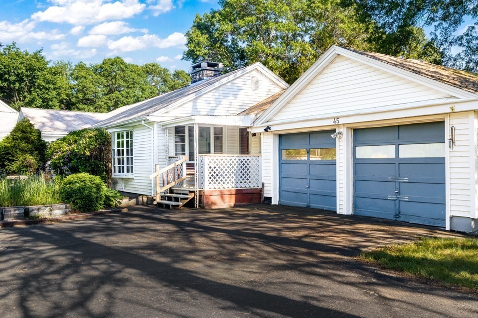 45 Indian Hill Rd Property Photo 1