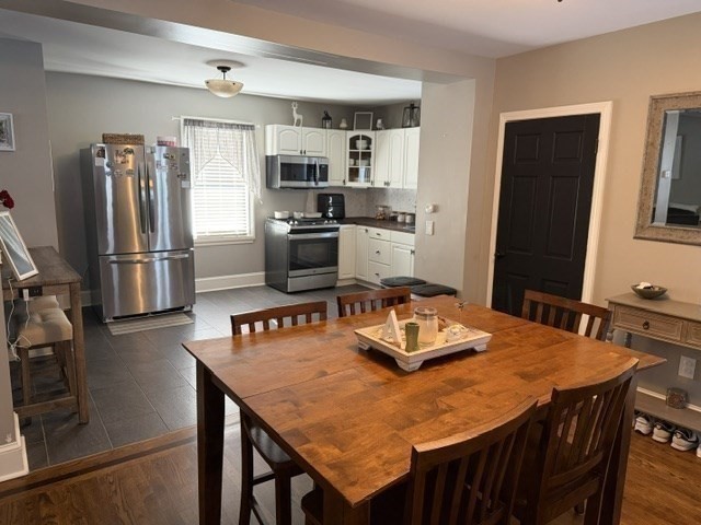 245 Clifford St Property Photo 4