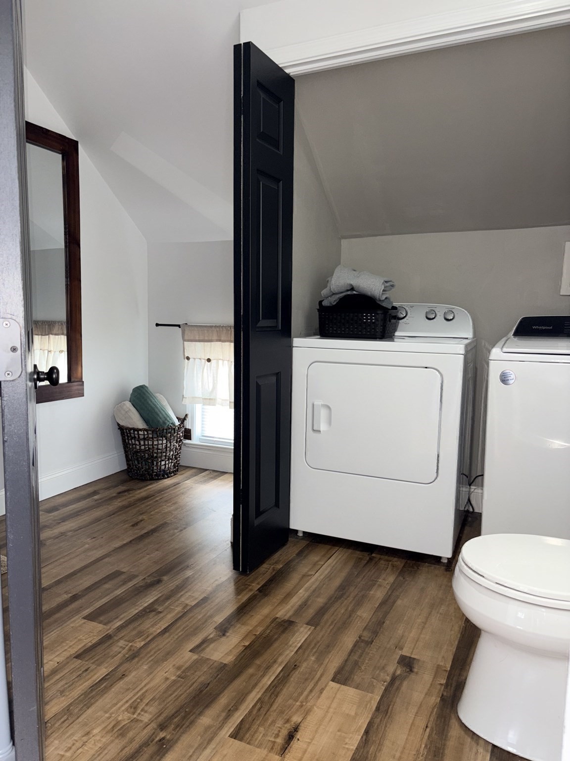 245 Clifford St Property Photo 13