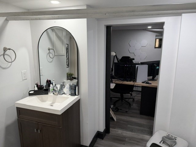 245 Clifford St Property Photo 27