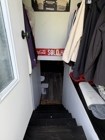 245 Clifford St Property Photo 28
