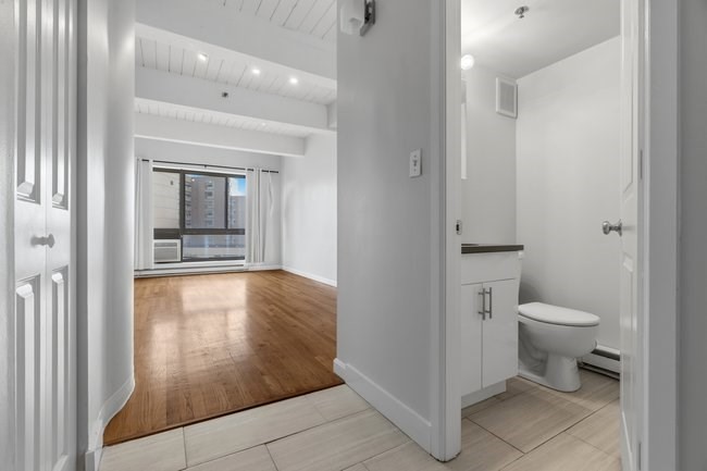 12 Stoneholm Street # 616 Property Photo 10