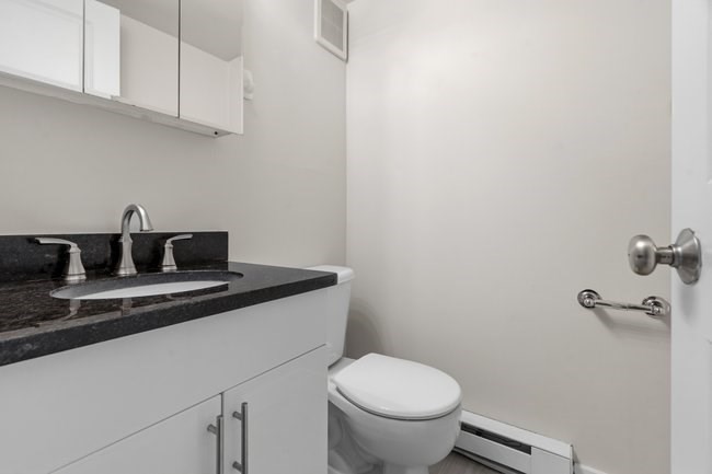 12 Stoneholm Street # 616 Property Photo 11