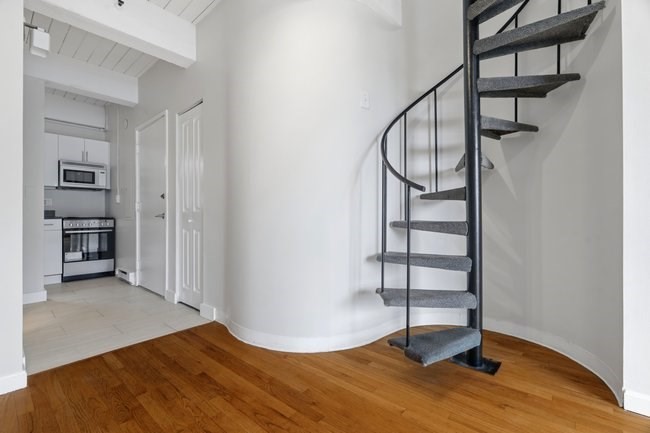 12 Stoneholm Street # 616 Property Photo 14