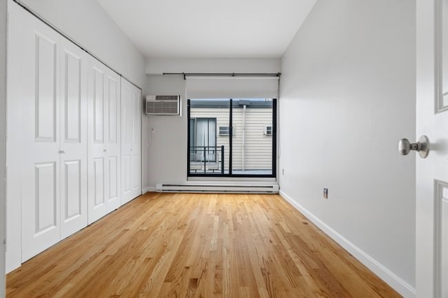 12 Stoneholm Street # 616 Property Photo 15