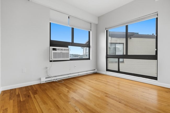 12 Stoneholm Street # 616 Property Photo 21