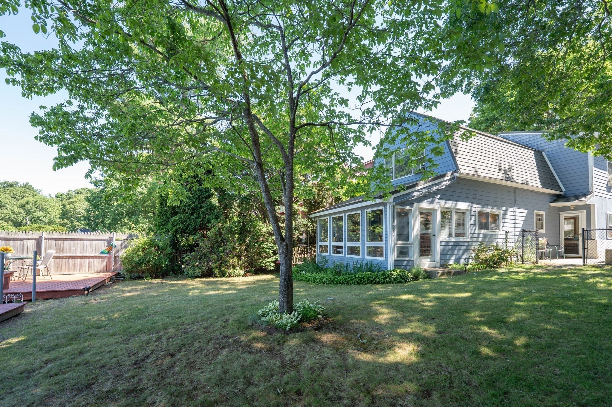 1519 Morton Ave Property Photo 4