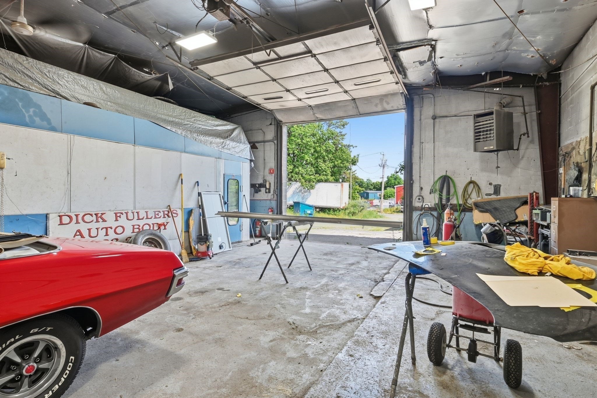 789 Page Blvd Property Photo 6