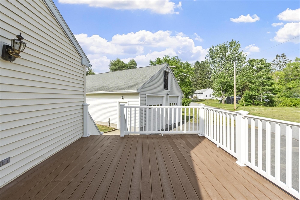 31 Brookside Rd Property Photo 8