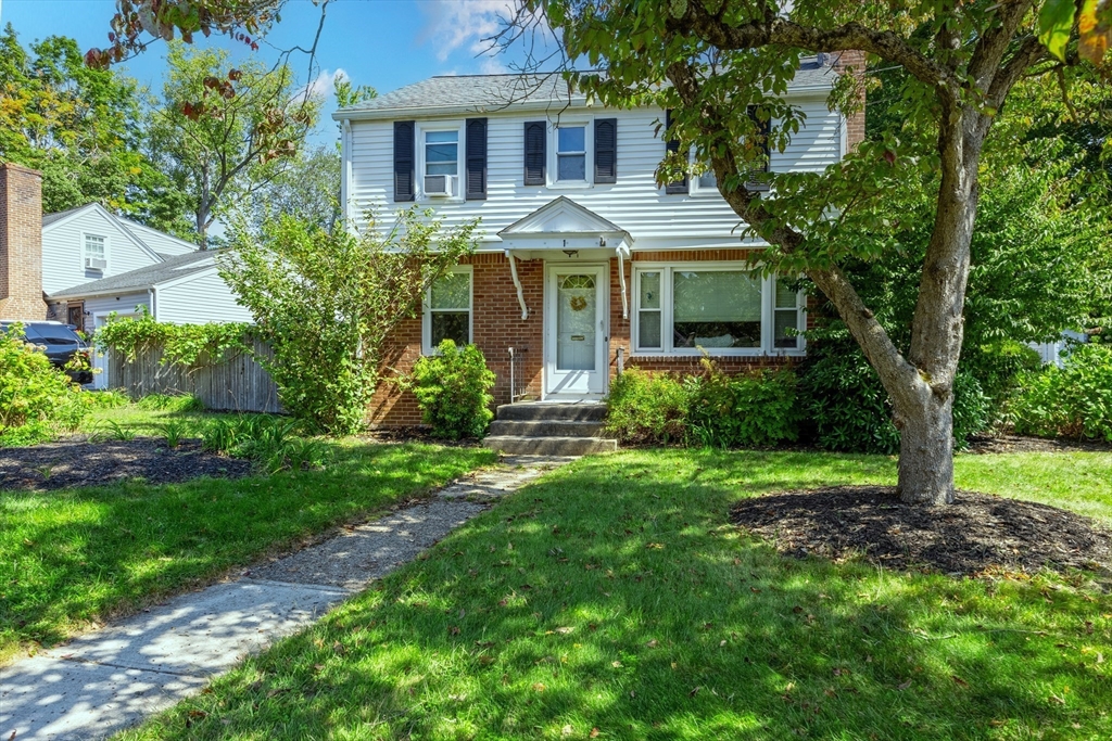 1 Lexington St Property Photo 3