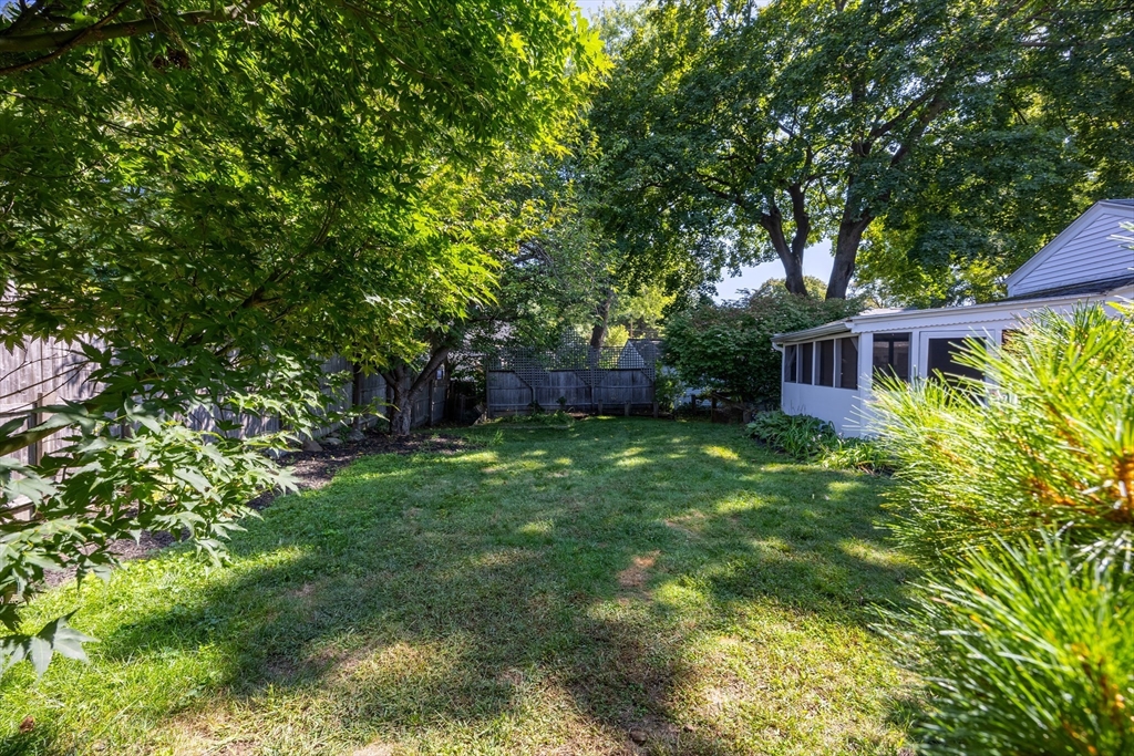 1 Lexington St Property Photo 8