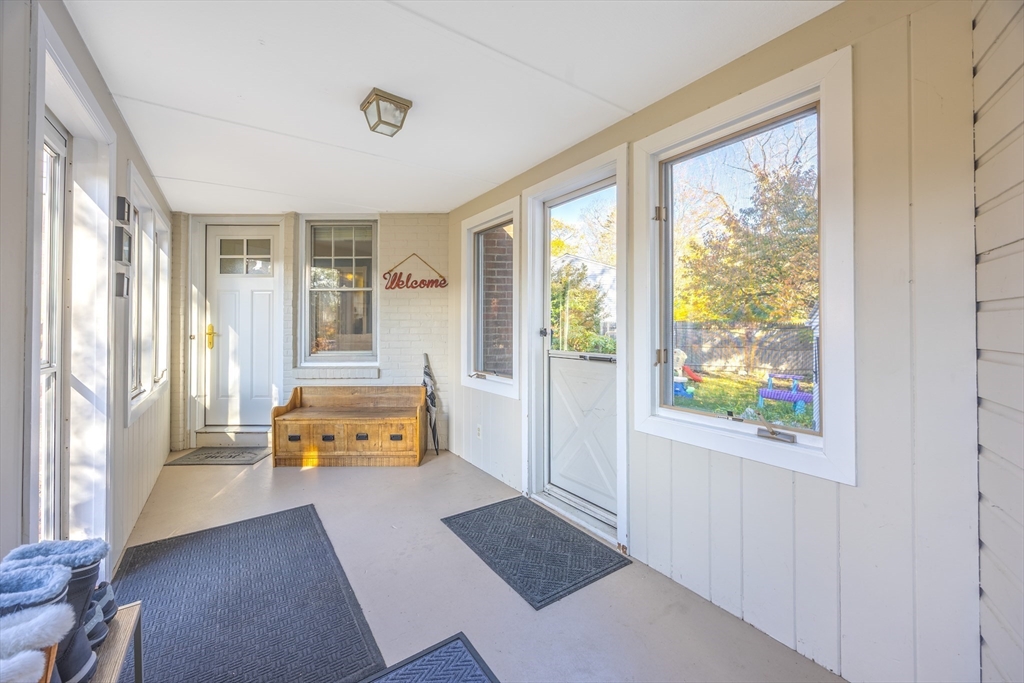 1 Lexington St Property Photo 16