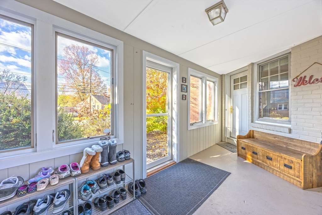 1 Lexington St Property Photo 17