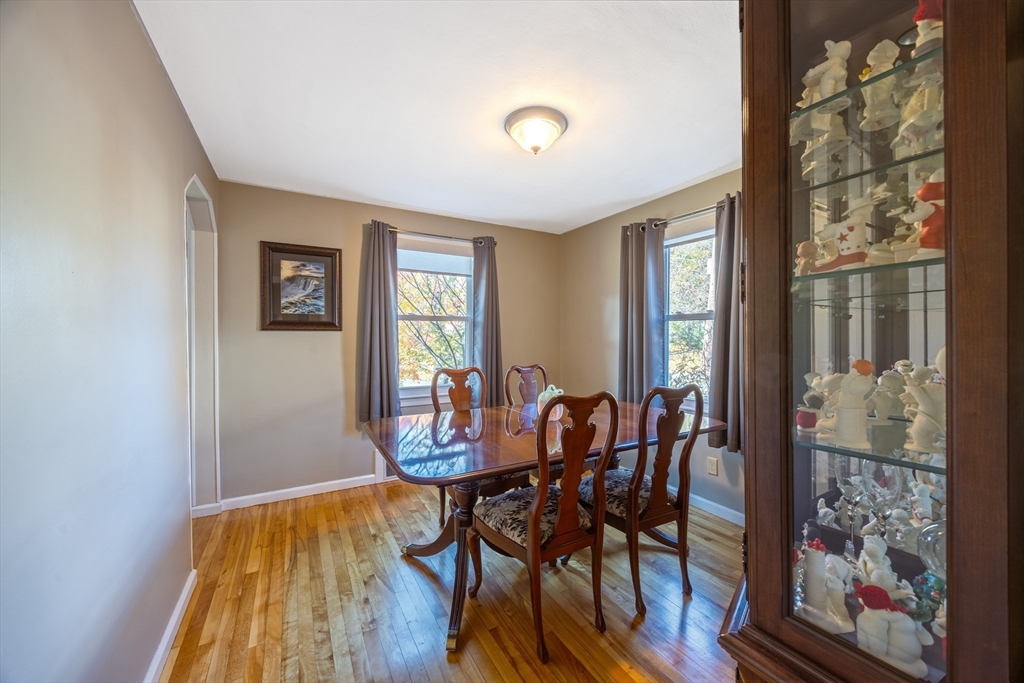 1 Lexington St Property Photo 23