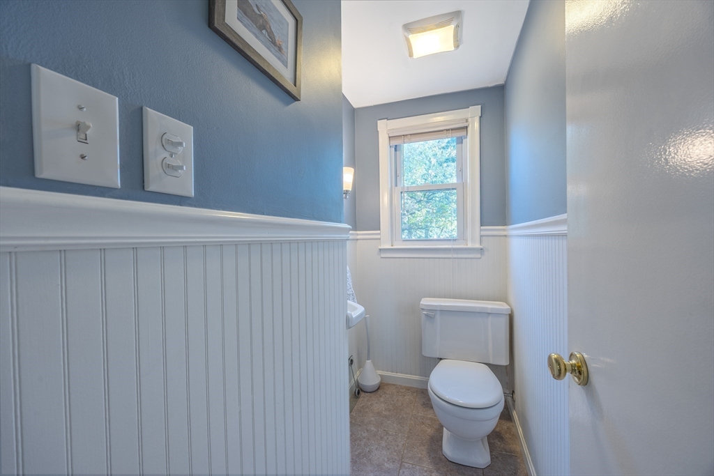 1 Lexington St Property Photo 29