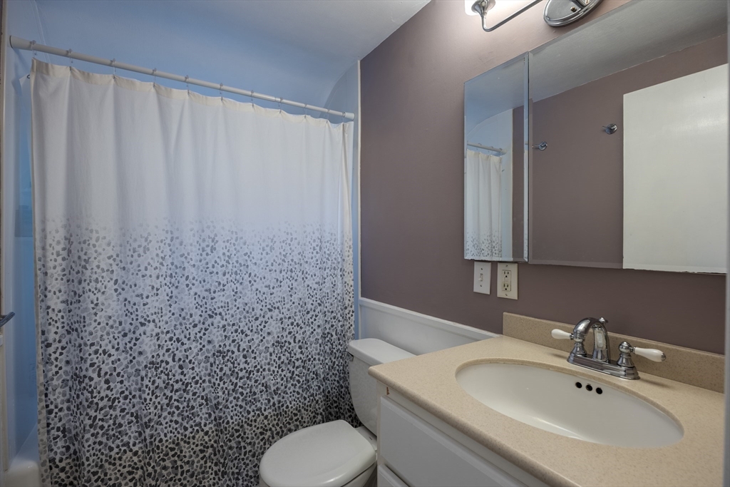 1 Lexington St Property Photo 35