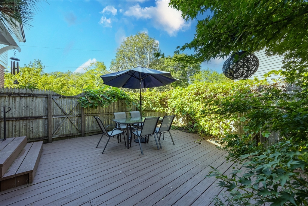 1 Lexington St Property Photo 39