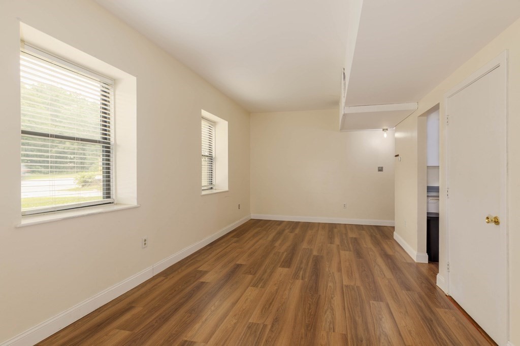 593 Main Street Property Photo 4