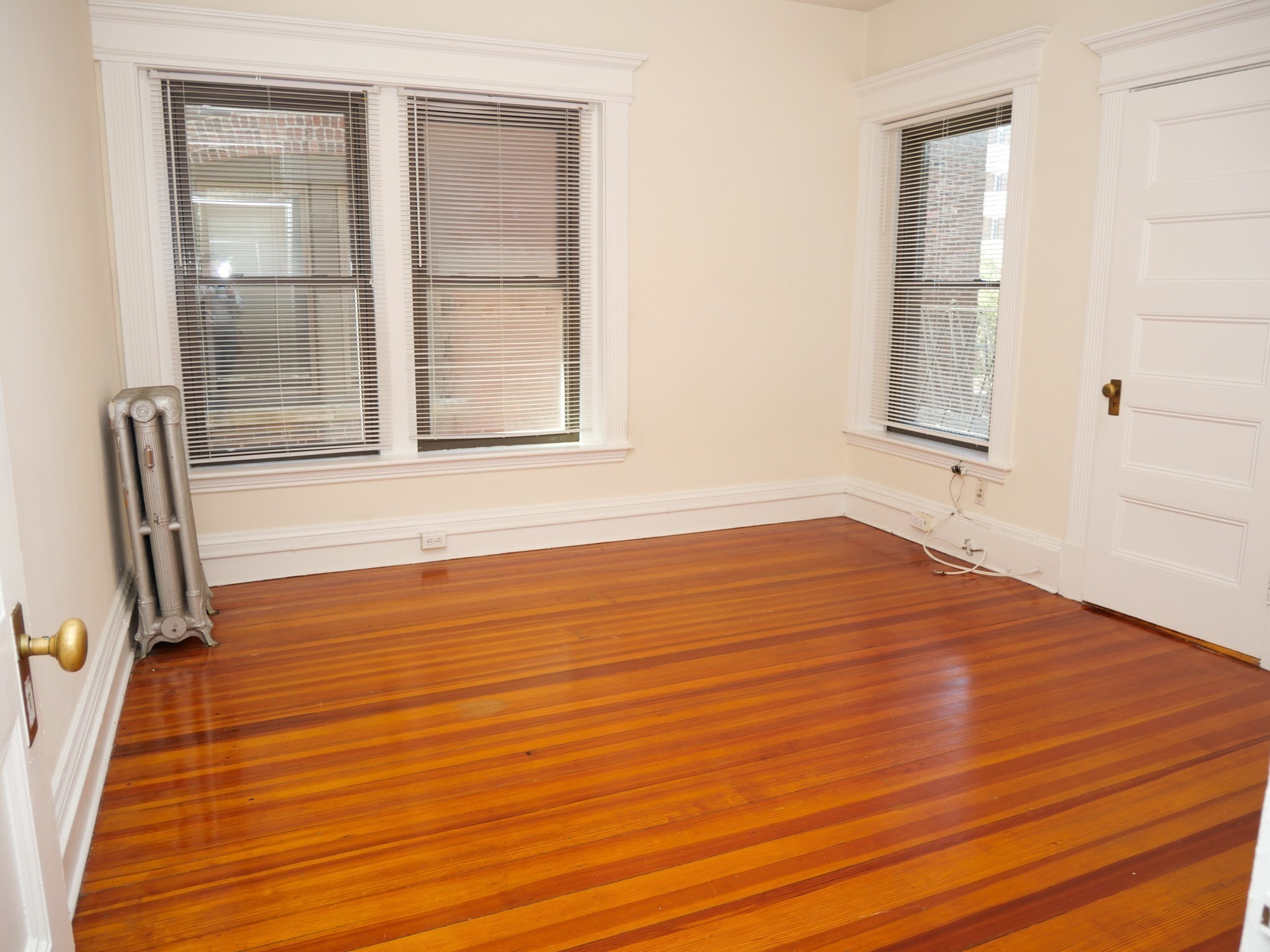 1382 Beacon # 12 Property Photo 3