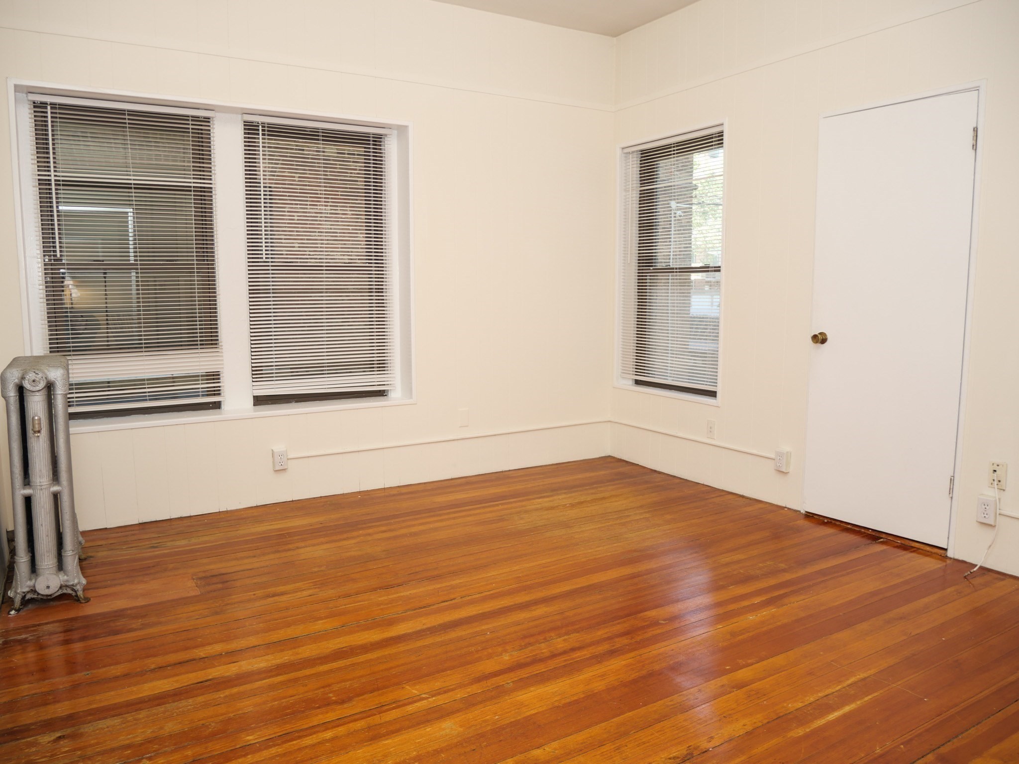 1382 Beacon # 4 Property Photo 3