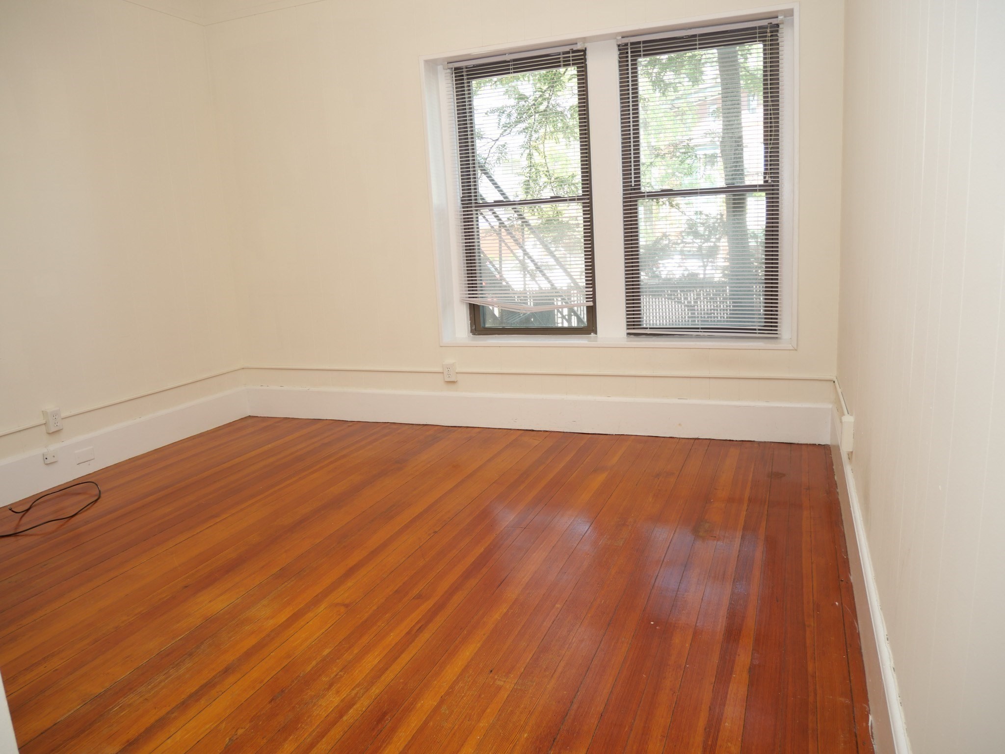 1382 Beacon # 4 Property Photo 4