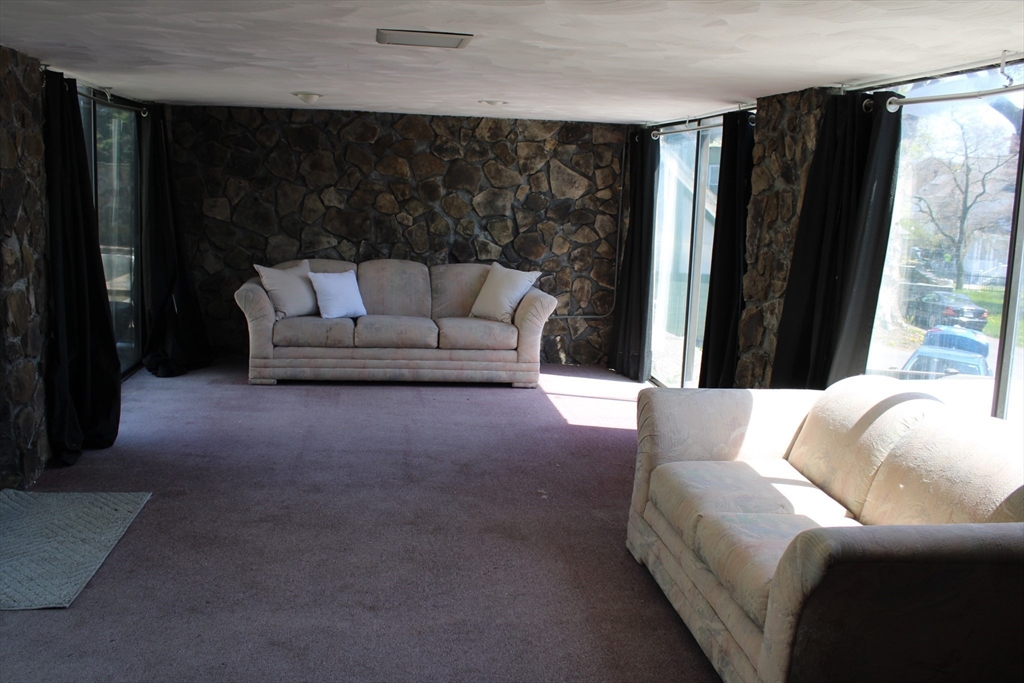 15-17 Allyn Ter Property Photo 25