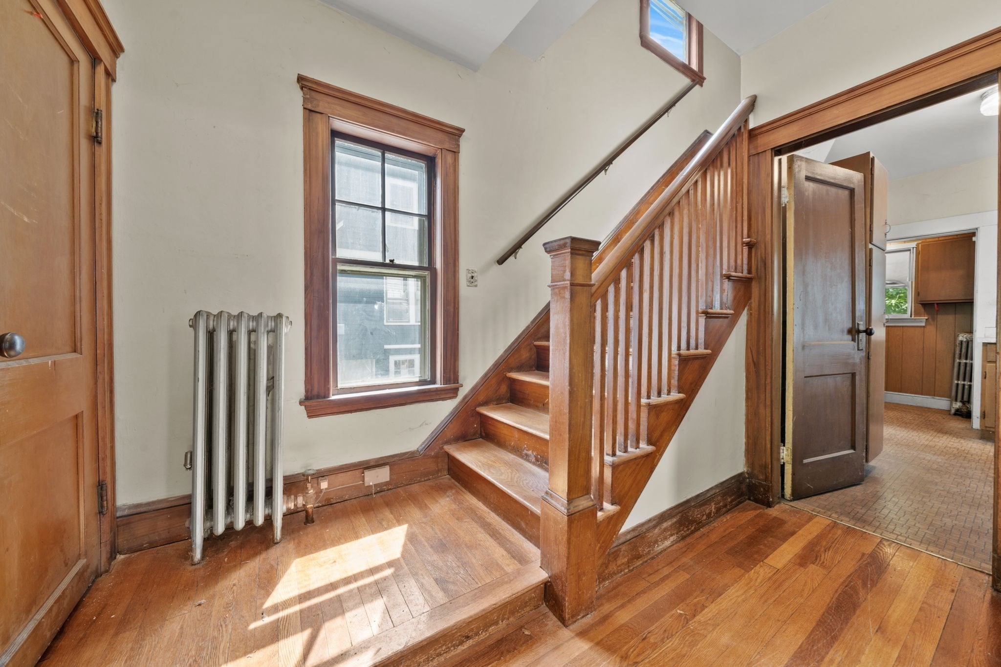 242 Lincoln Street Property Photo 5