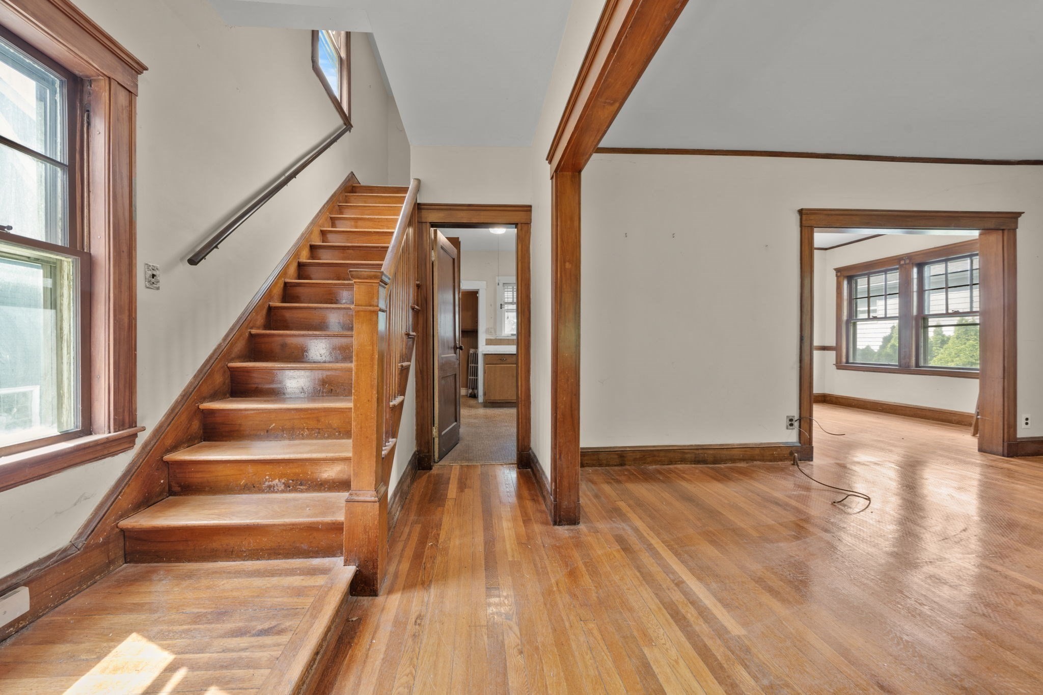 242 Lincoln Street Property Photo 6