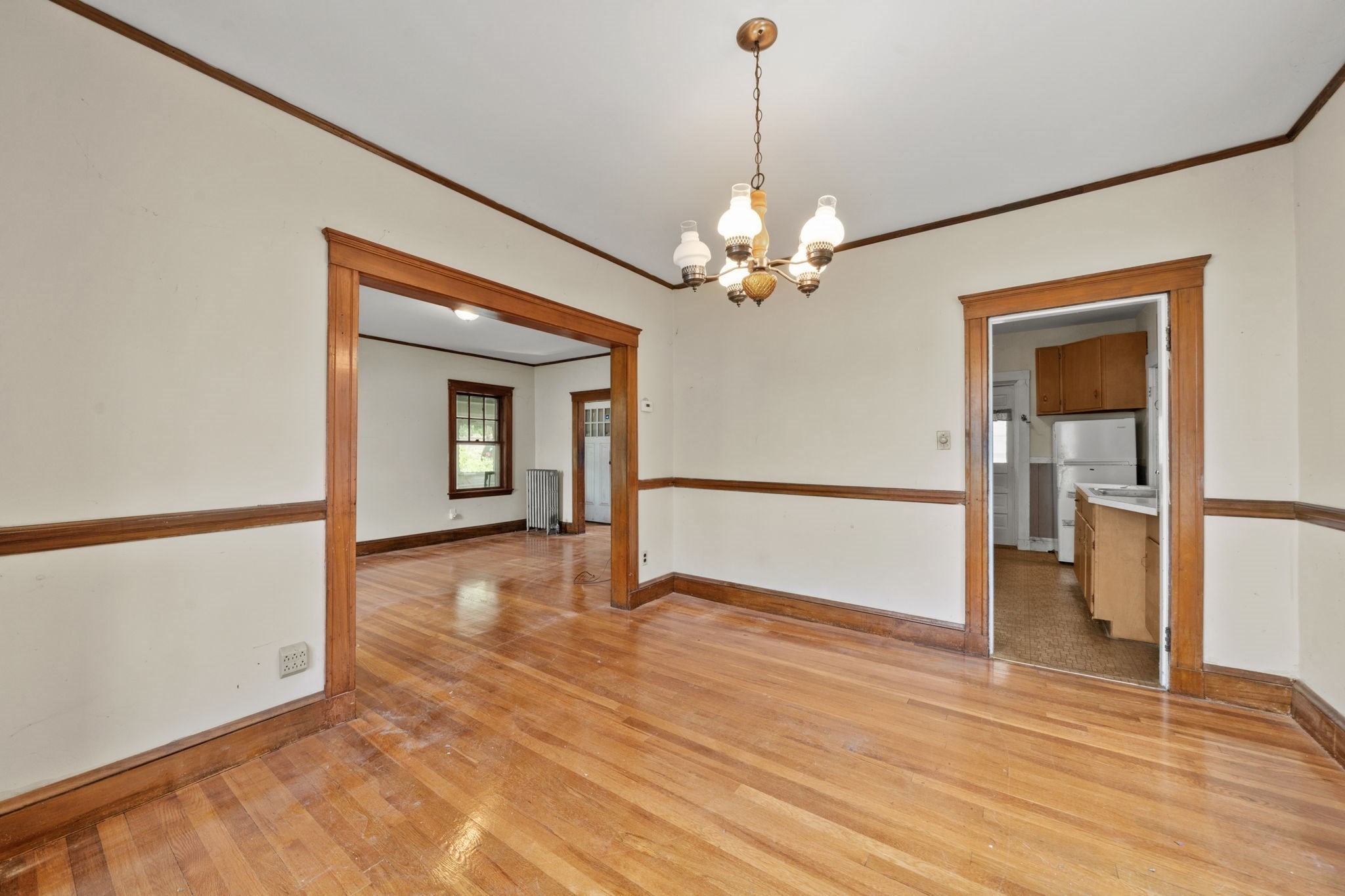 242 Lincoln Street Property Photo 8
