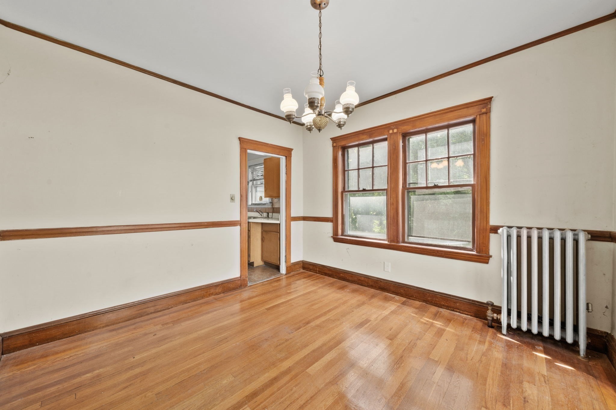242 Lincoln Street Property Photo 9
