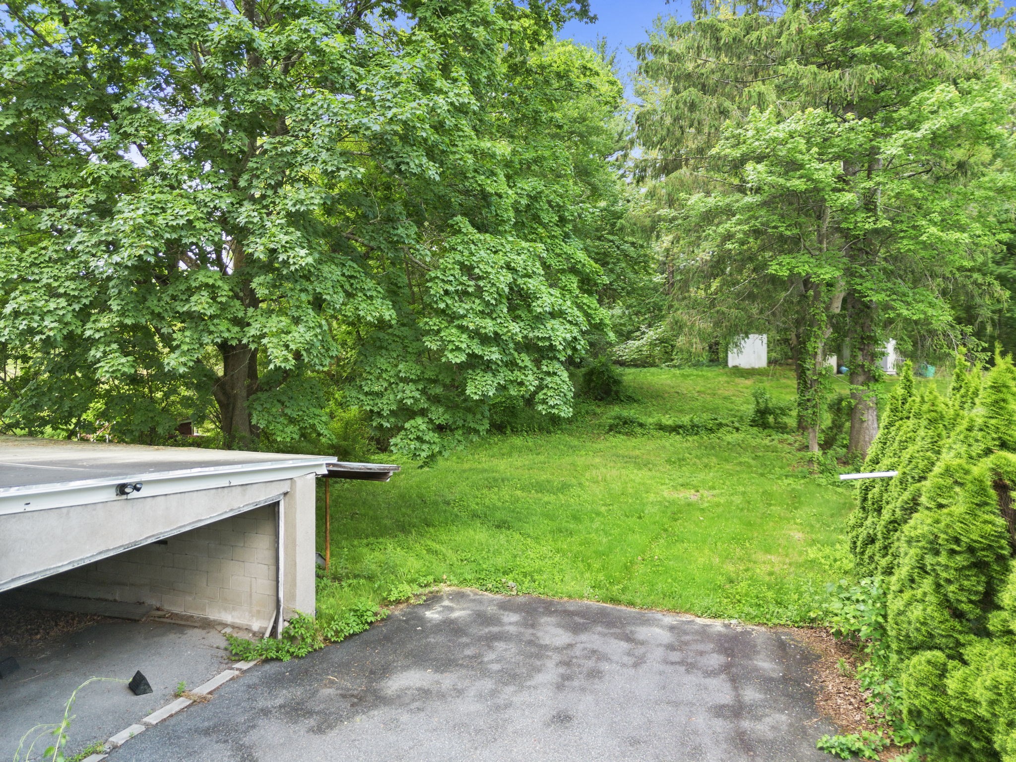 242 Lincoln Street Property Photo 29