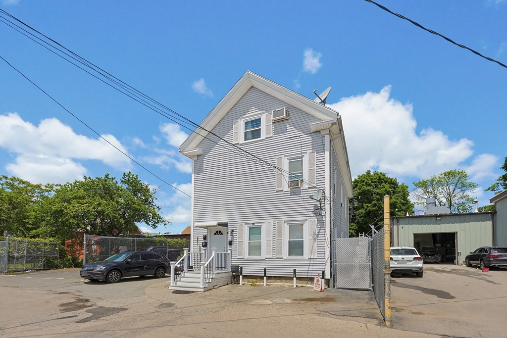 18 Washburn Ave Property Photo 1