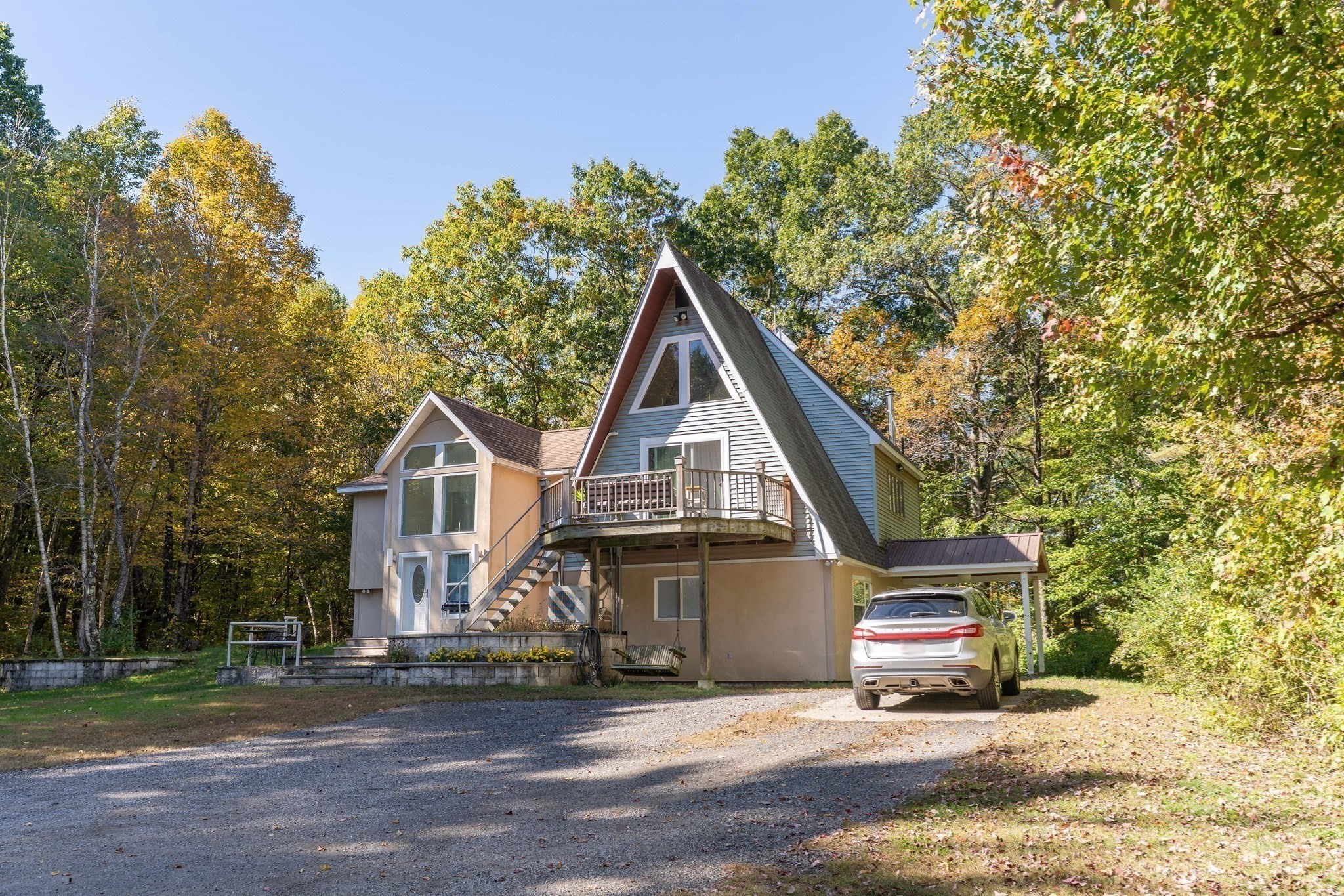 68 Lyon Rd Property Photo 3