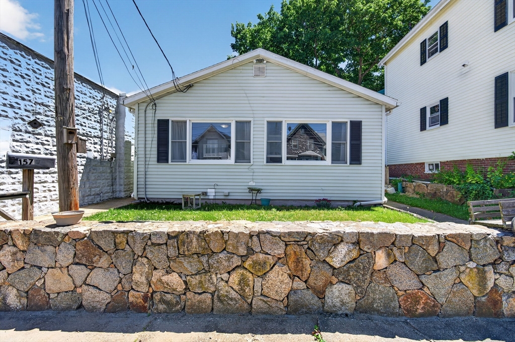 157 Maplewood Ave Property Photo 2